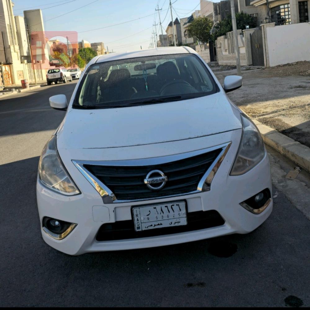 نيسان فيرسا